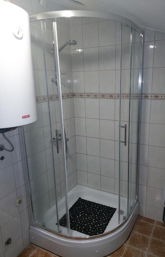 Apartmani Admiral Viskovo Exteriör bild