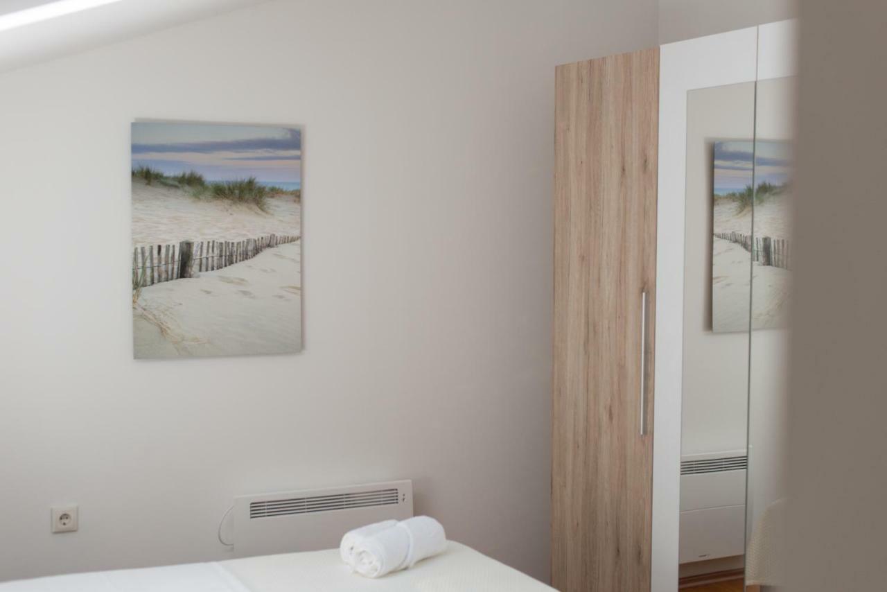 Apartmani Admiral Viskovo Exteriör bild
