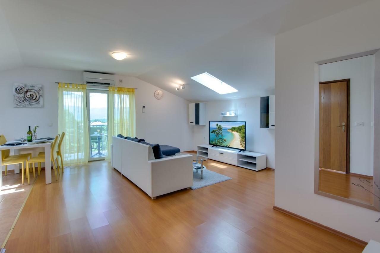 Apartmani Admiral Viskovo Exteriör bild